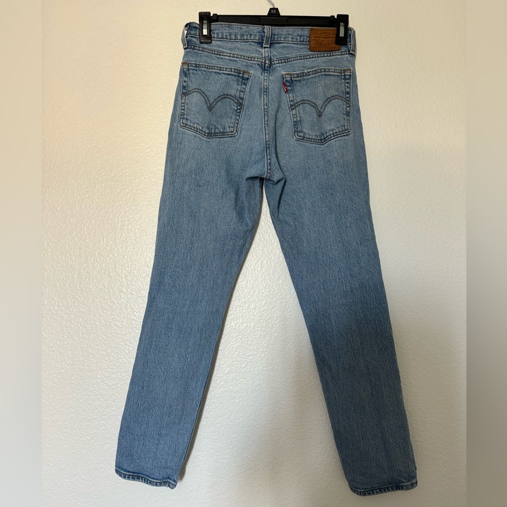 Premium Levi’s Wedgie Straight Jeans